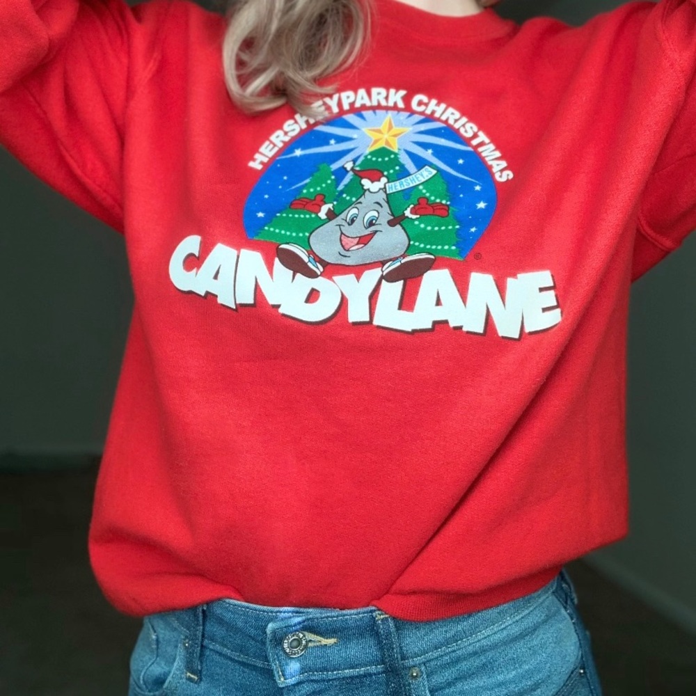 Red oversized Hershey Park crewneck sweatshirt